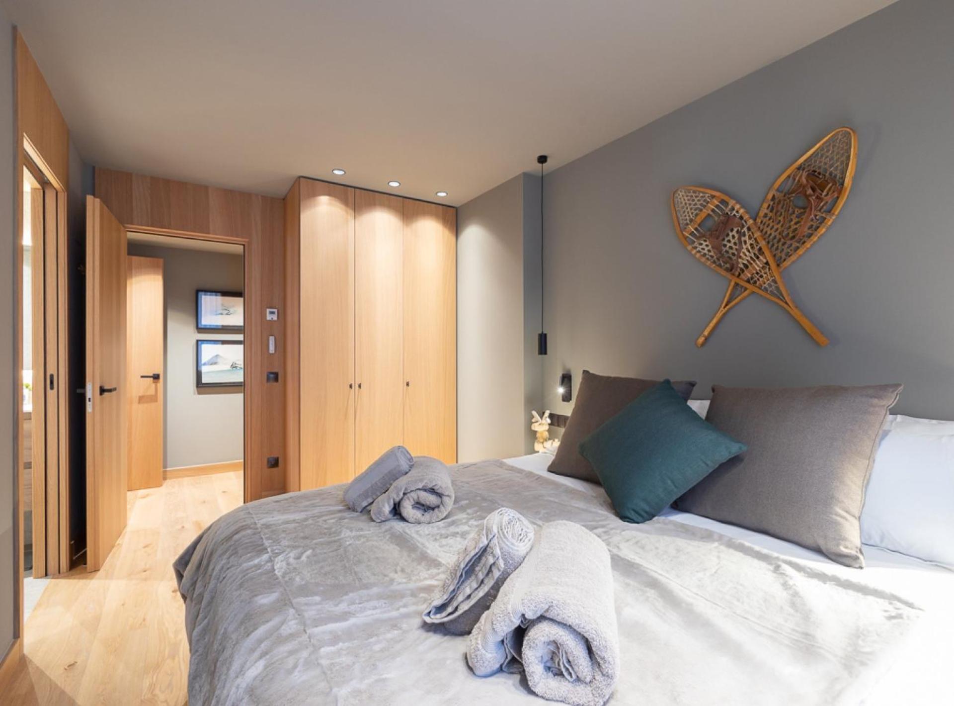 W ISARD LODGE 12 people Sauna Pool 1min Ski Lift