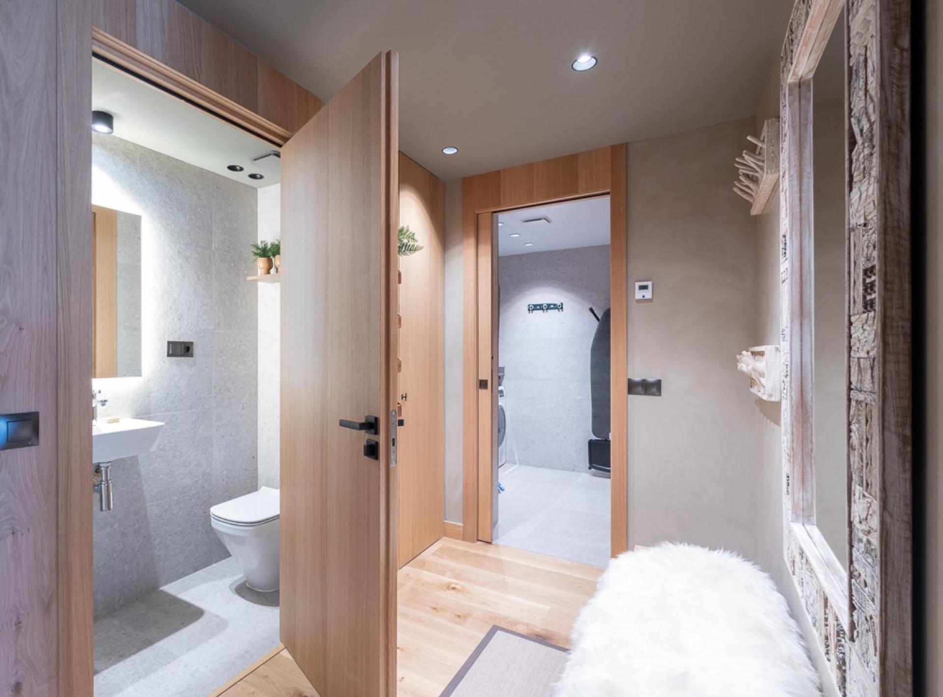 W ISARD LODGE 12 people Sauna Pool 1min Ski Lift