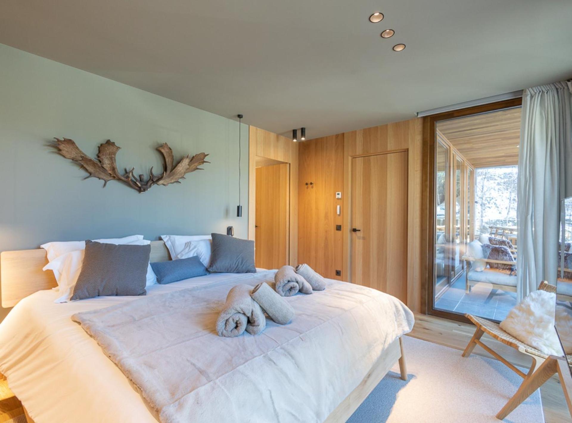 W ISARD LODGE 12 people Sauna Pool 1min Ski Lift