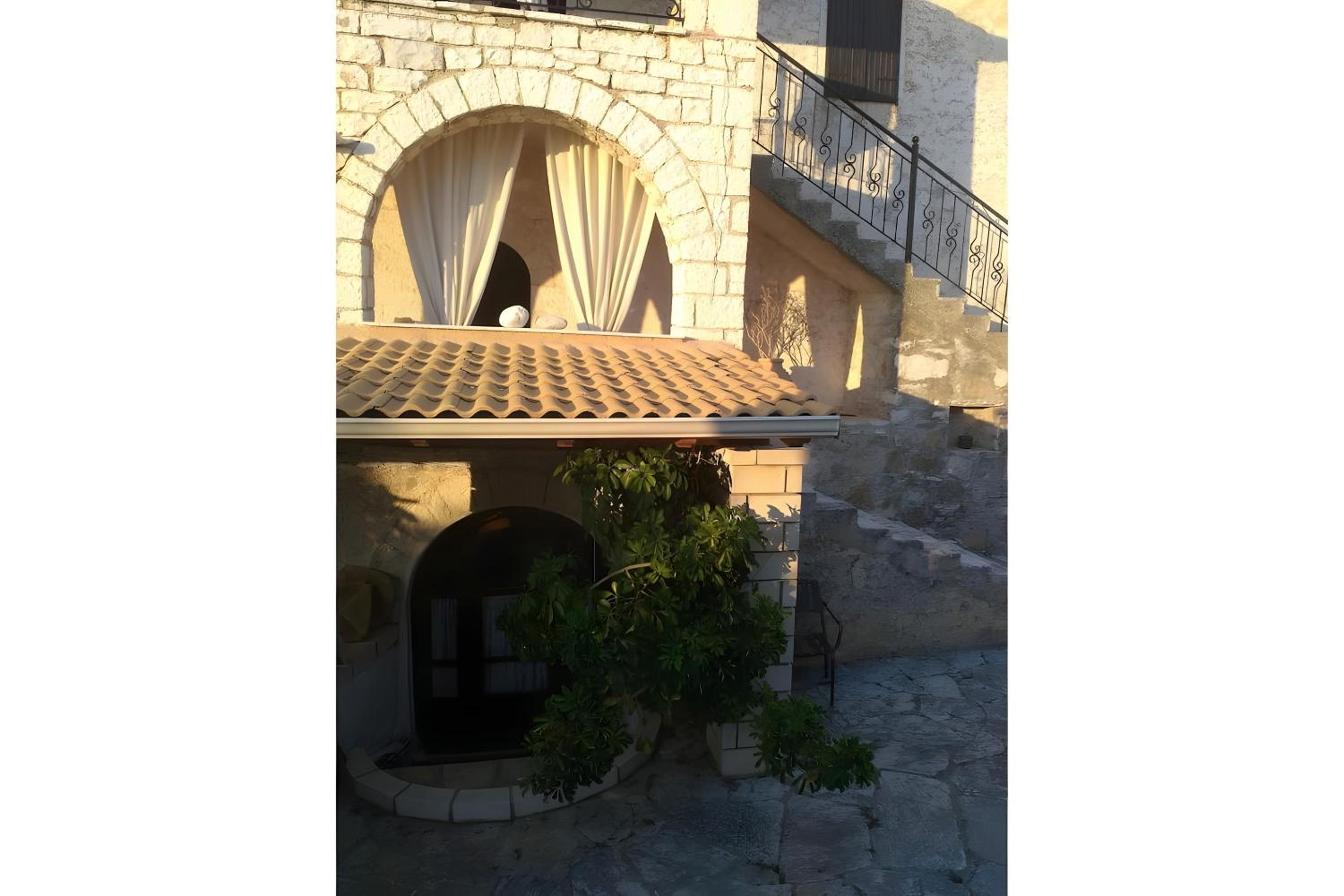 Photo 47