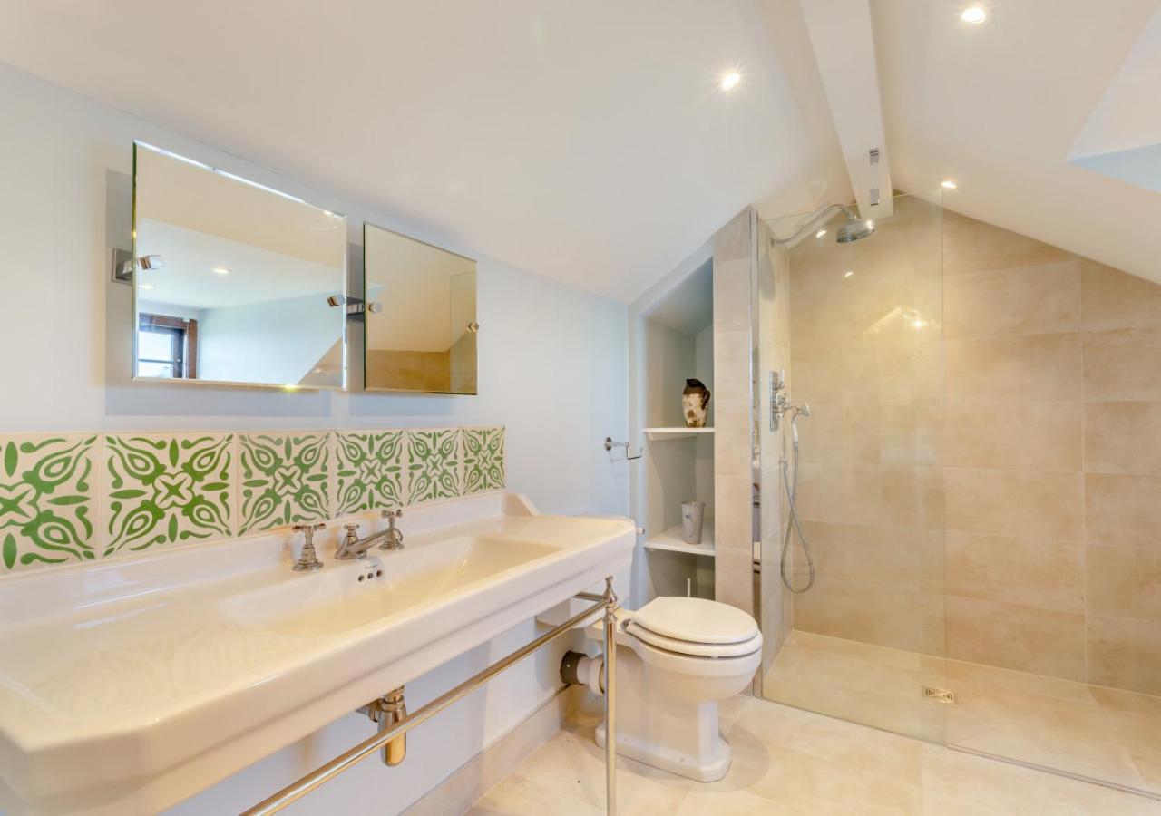 6 Bed in Lee oc-d30327
