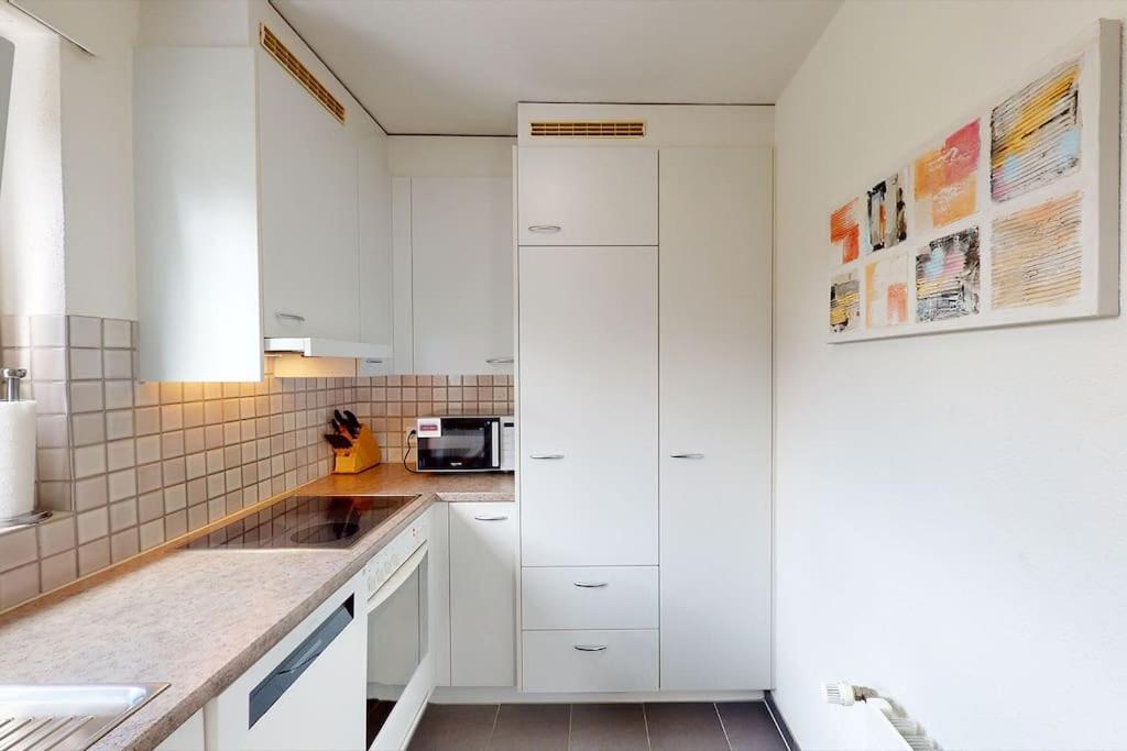 Very nice 1BR flat with sunny balcony - Sky4