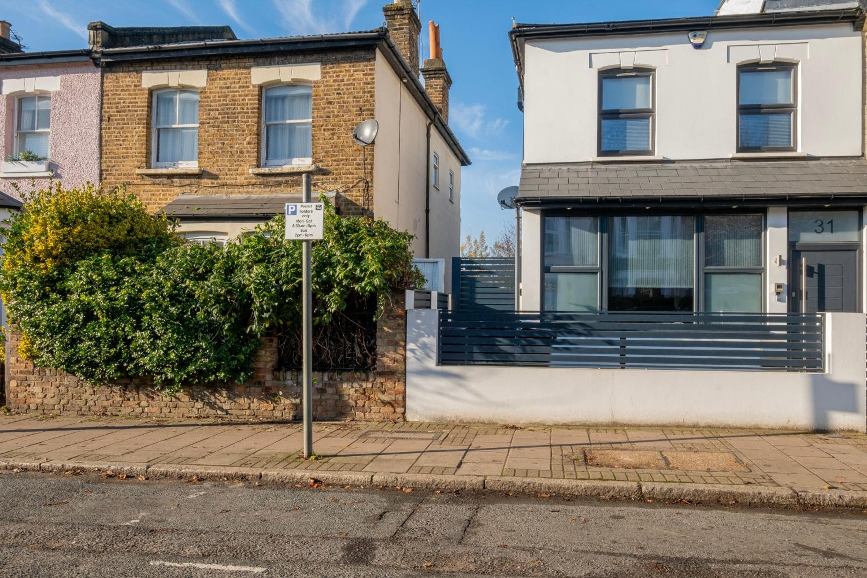 Modern 3BDR Wimbledon Town Centre view 5