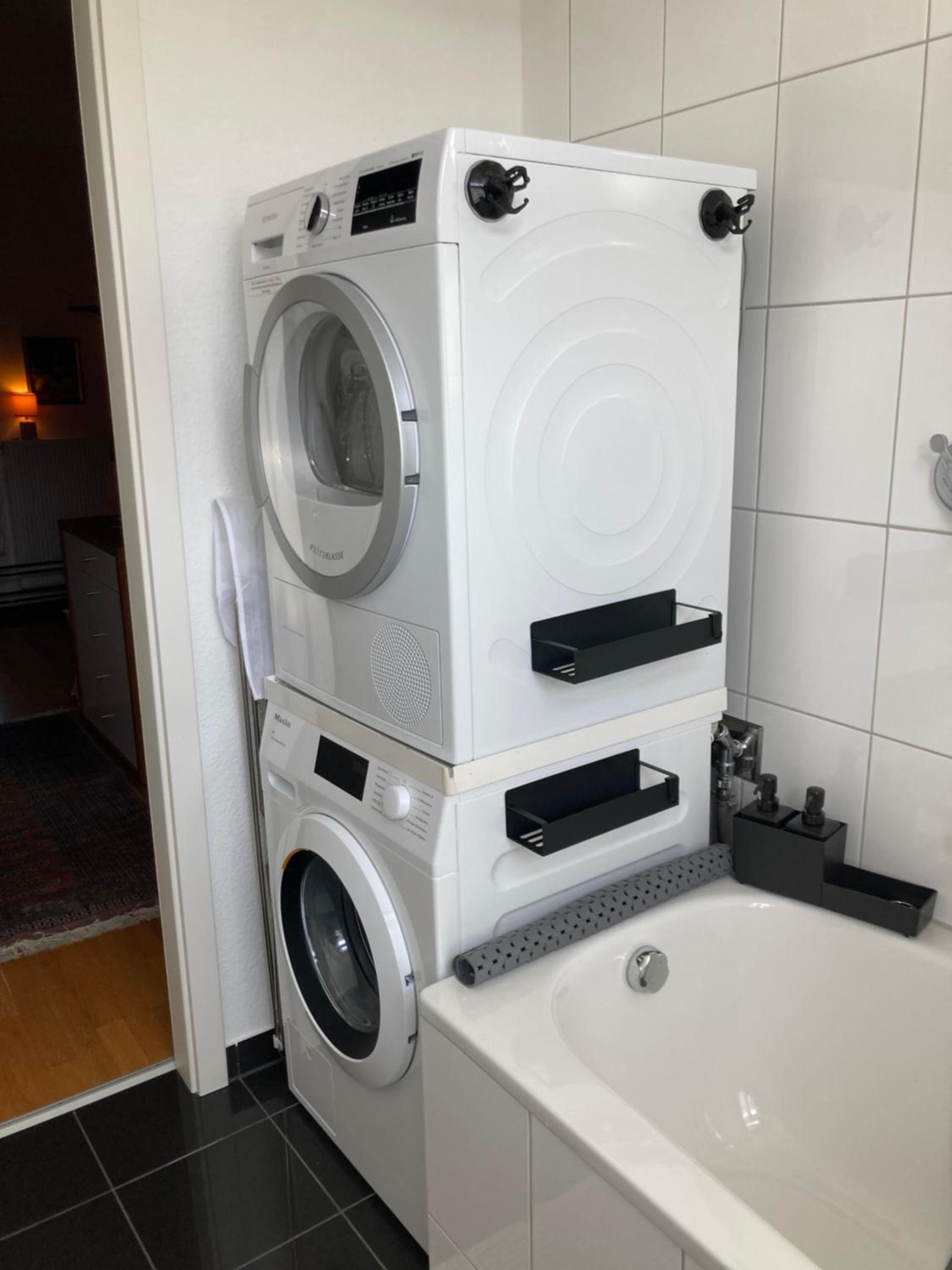 AAB Apartment 80qm mit 2 Schlafzimmern, Self-Check-in mit Wlan und gratis Parkplatz am Haus