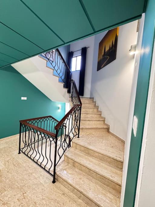 Modern Studio N1 private Kitchenette and Bathroom