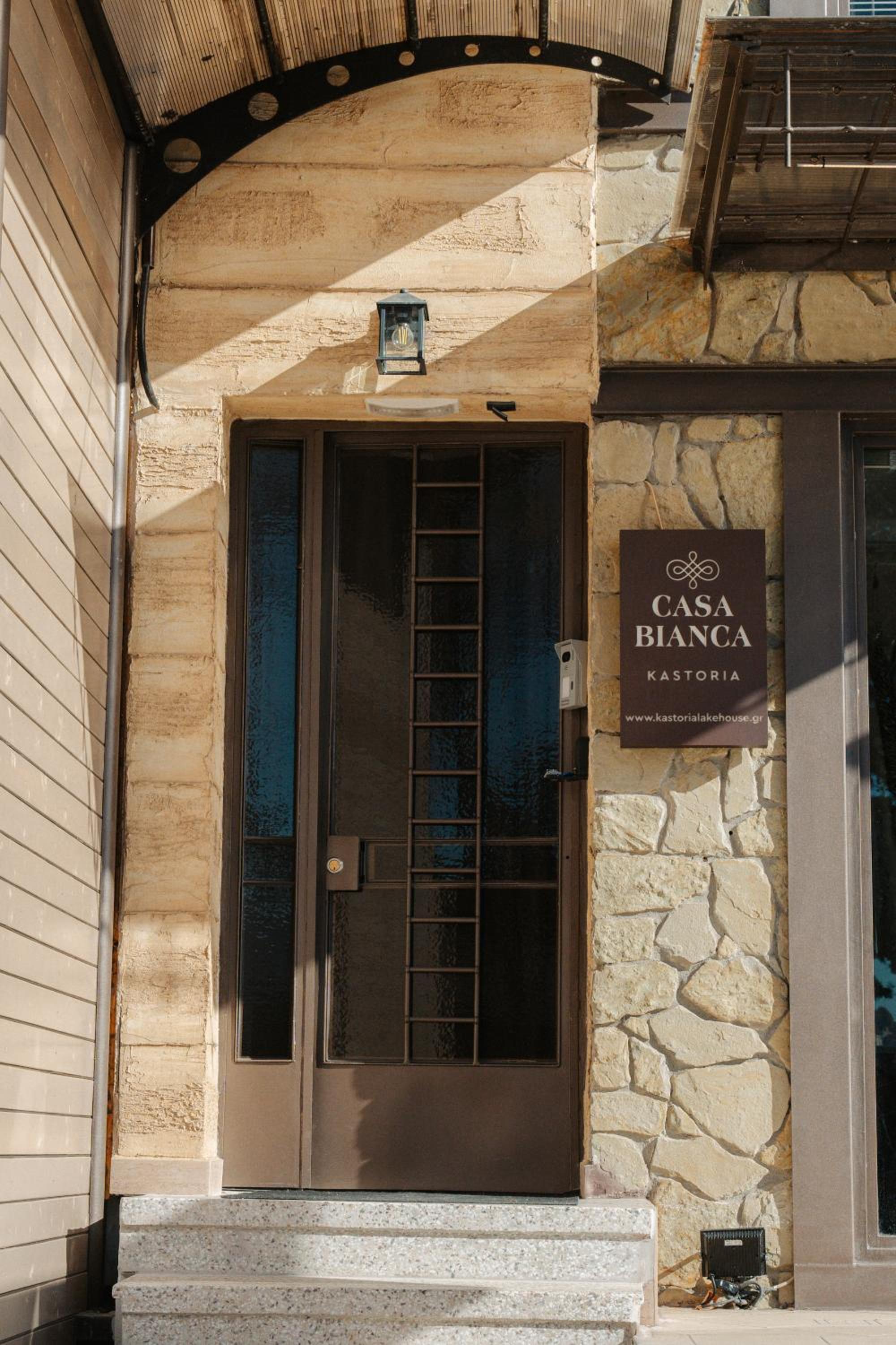 Hotel Luxury Lakefront apartment Casa Bianca Kastoria 2Br 2Ba - Image 1