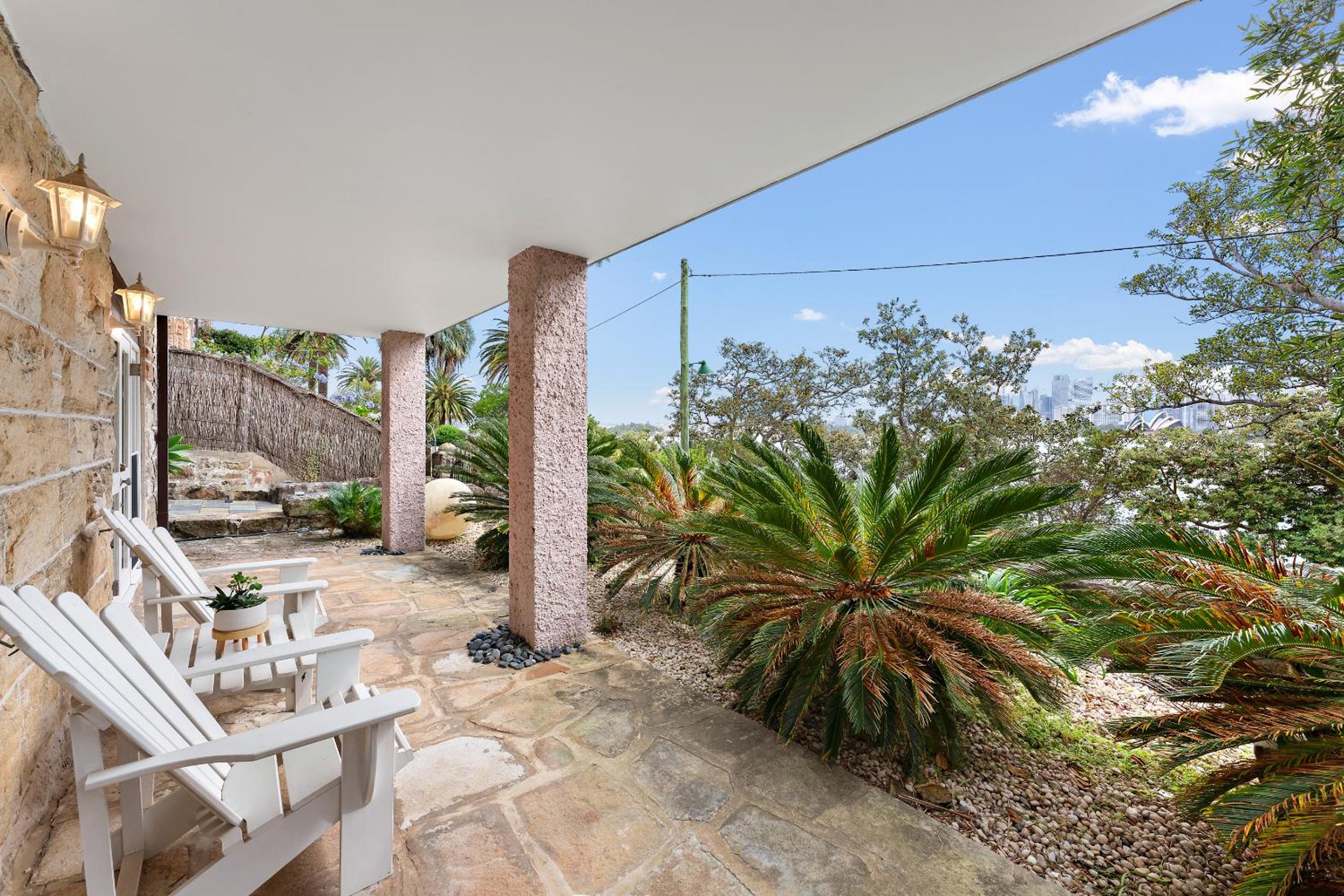 Harbourfront Haven 4BR Retreat with Stunning Views of Sydney Iconic Landmarks