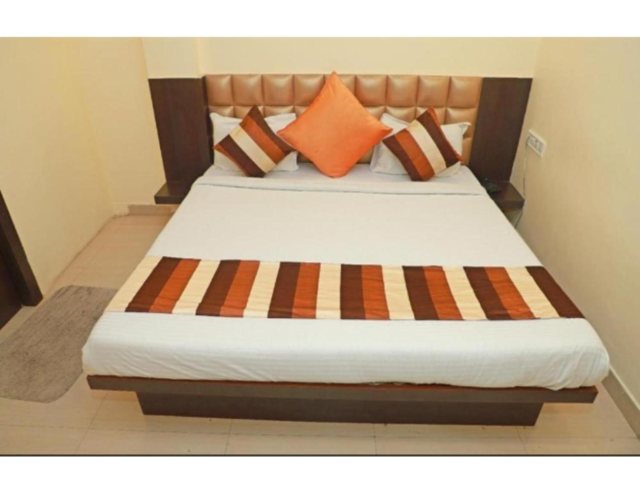 Suryodaya Hotel, 4km from Shri Mahakaleshwar Jyotirlinga, Ujjain