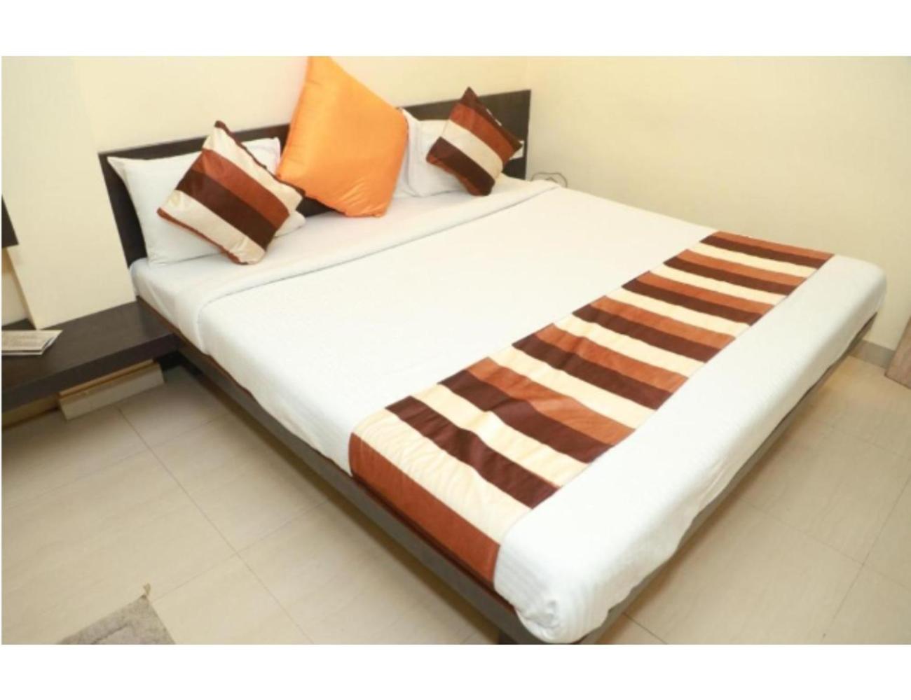 Suryodaya Hotel, 4km from Shri Mahakaleshwar Jyotirlinga, Ujjain