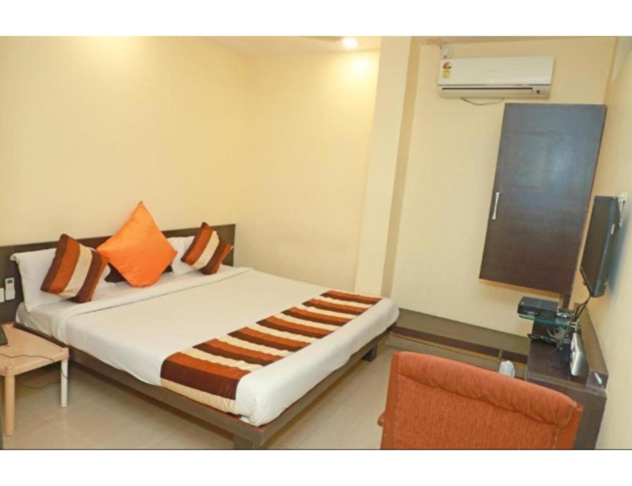 Suryodaya Hotel, 4km from Shri Mahakaleshwar Jyotirlinga, Ujjain