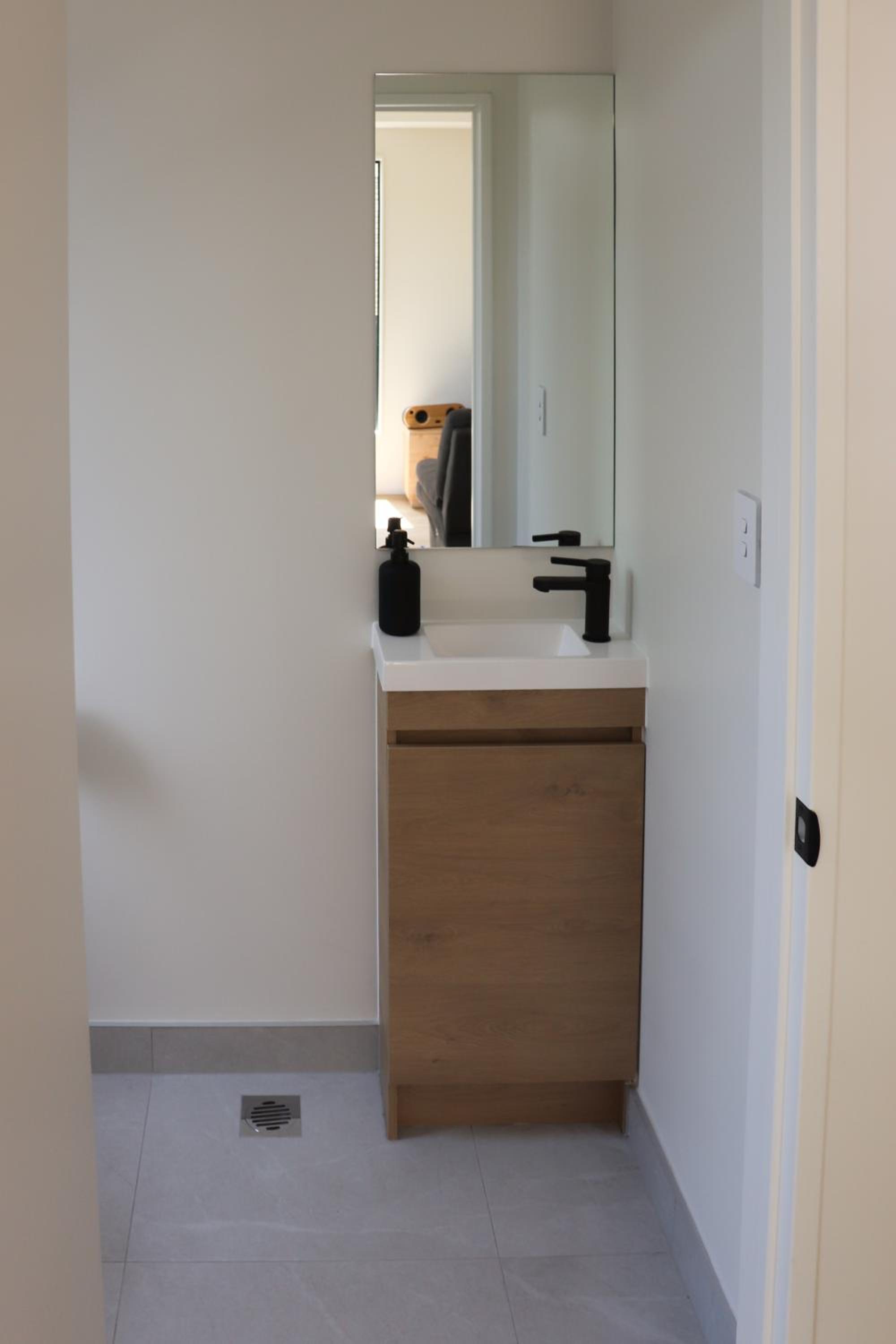 Large Bedroom with Private Bathroom Plus Shared Kitchen and Amenities view 4
