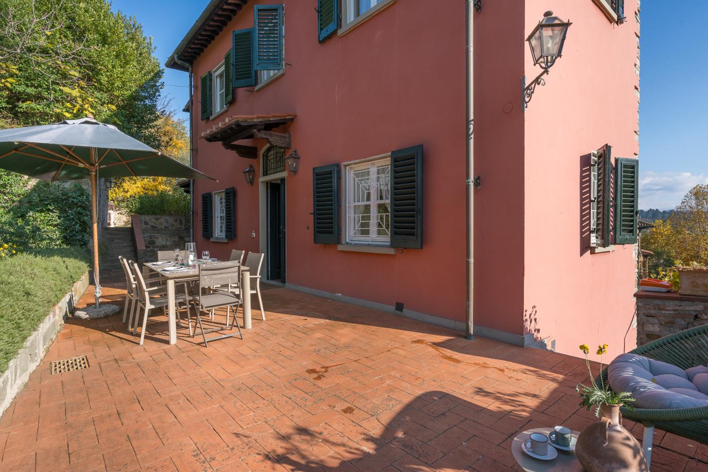 Private Jacuzzi - Villa Bellosguardo in Florence Historic Center