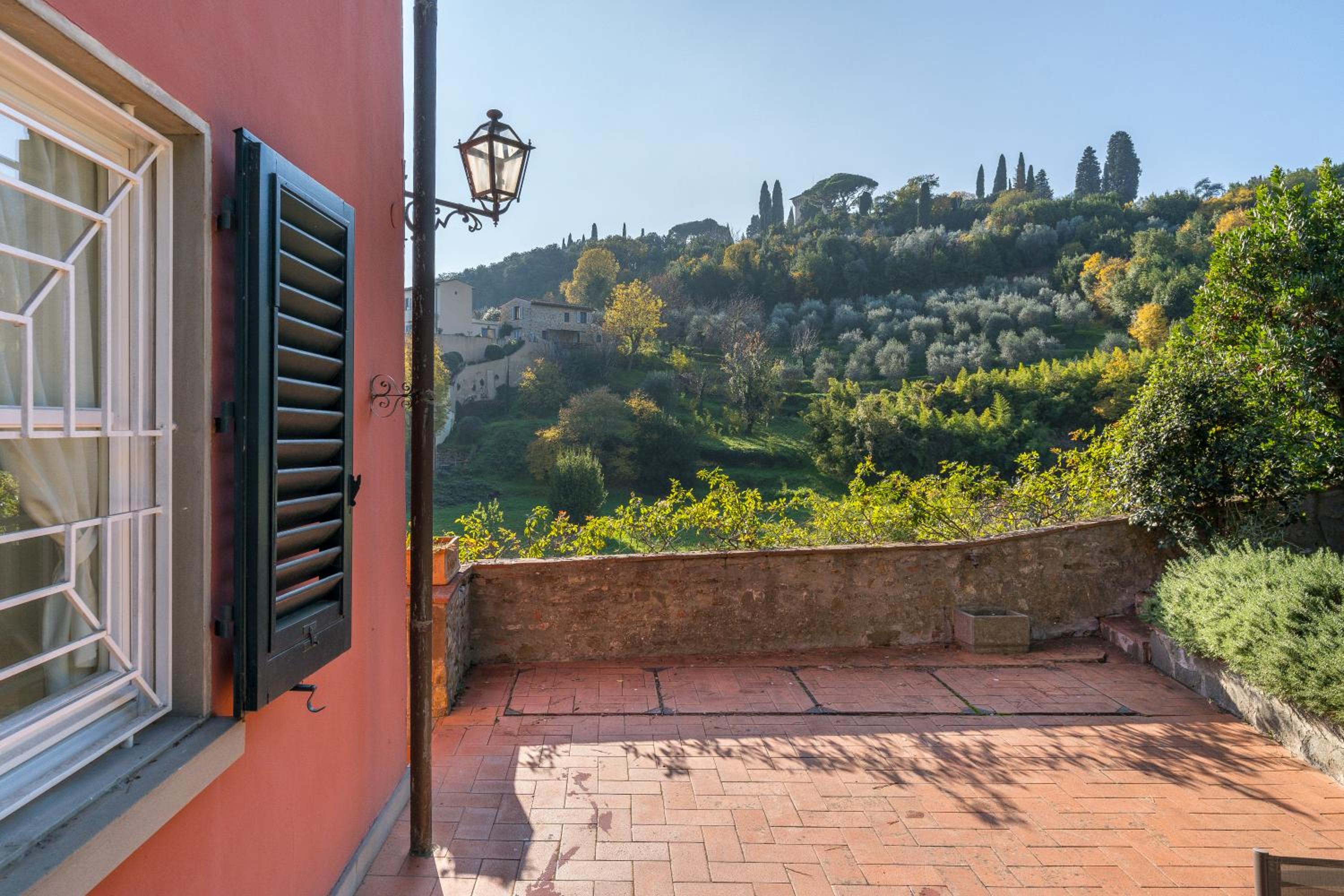 Private Jacuzzi - Villa Bellosguardo in Florence Historic Center