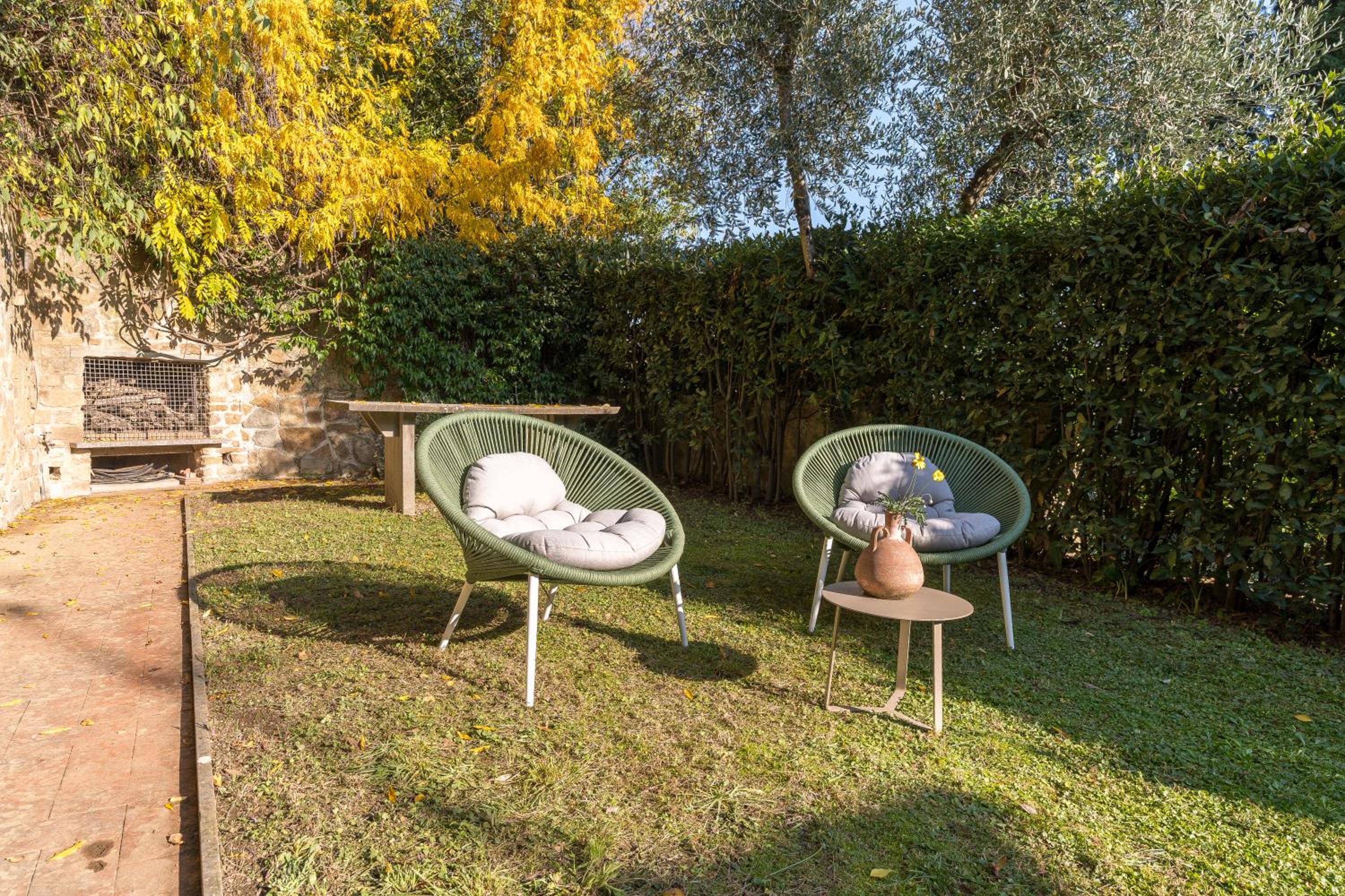 Private Jacuzzi - Villa Bellosguardo in Florence Historic Center