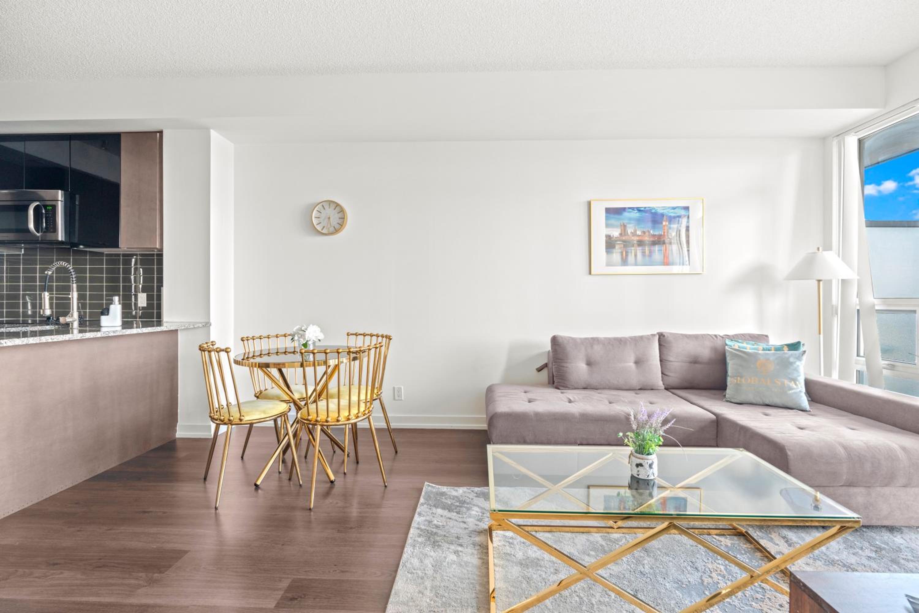 Modern Dunfield Ave Condos by GLOBALSTAY