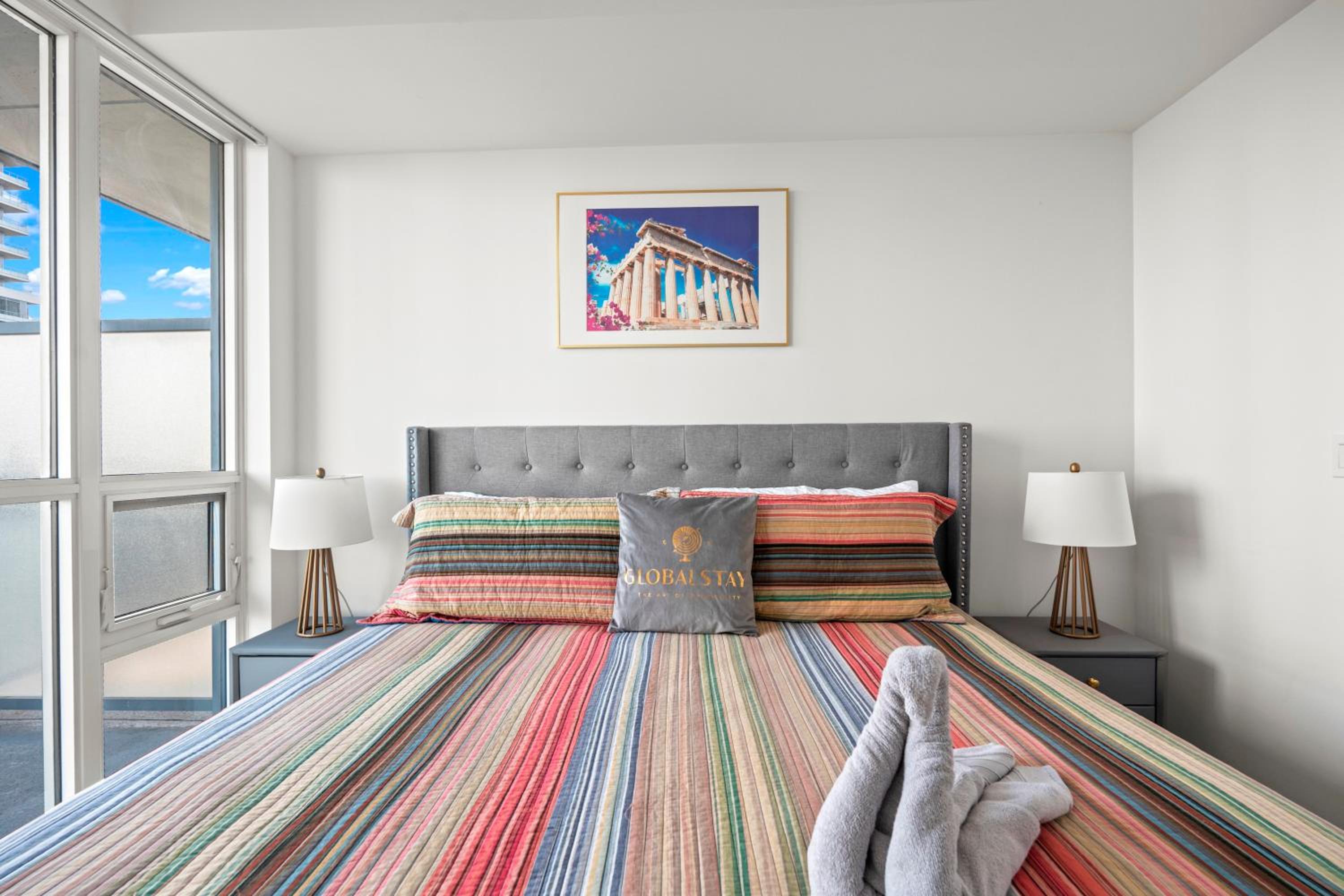 Modern Dunfield Ave Condos by GLOBALSTAY