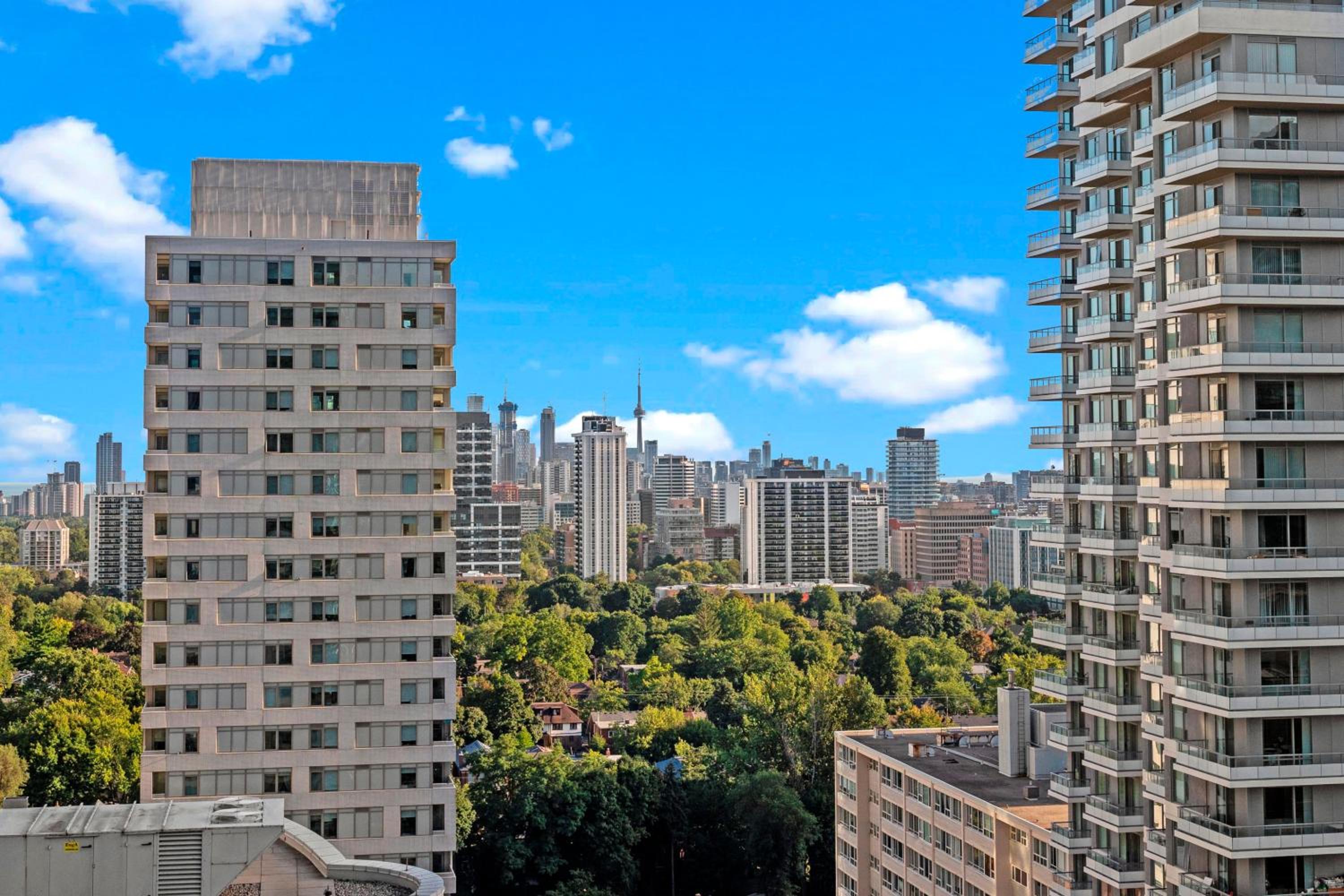 Modern Dunfield Ave Condos by GLOBALSTAY