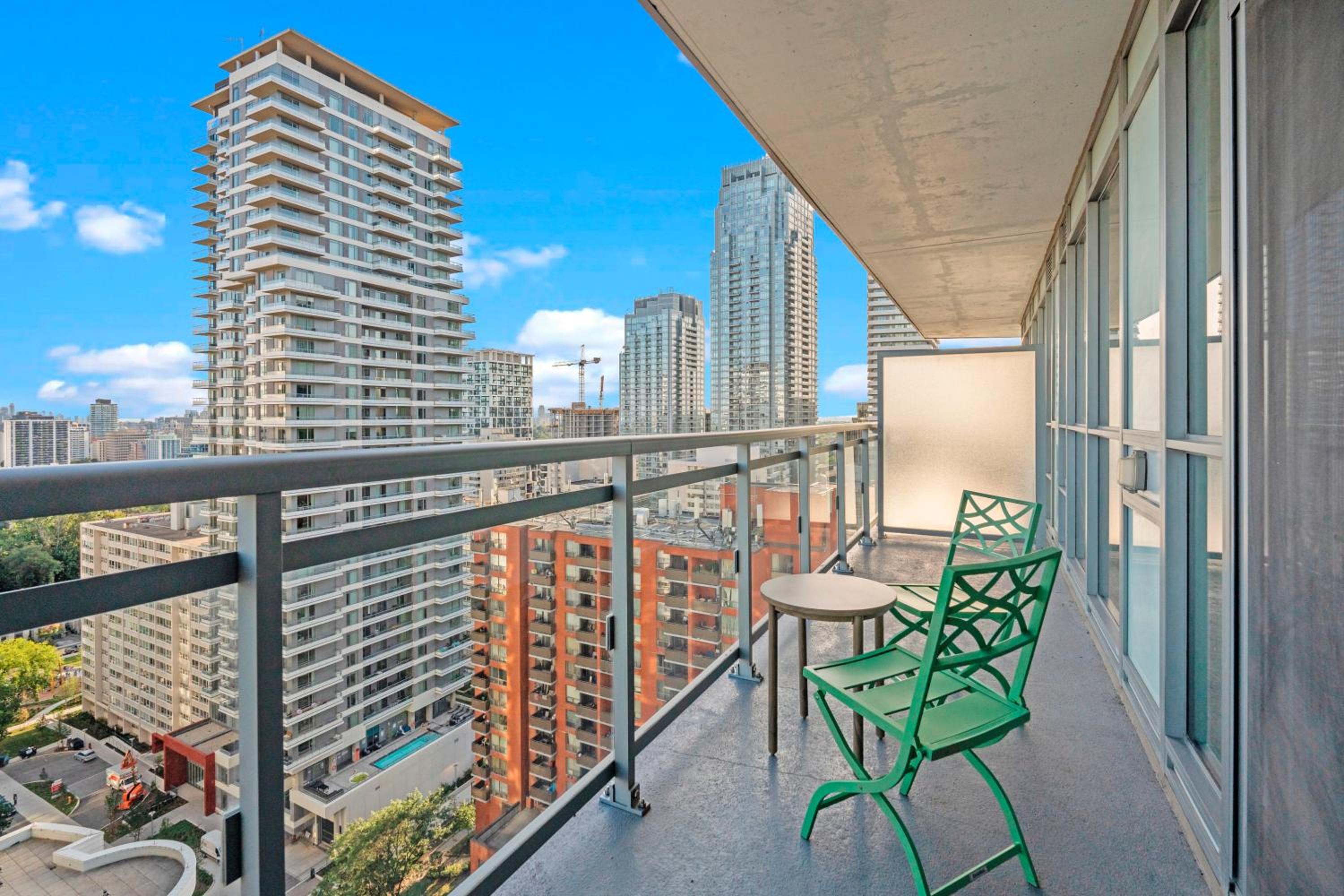 Modern Dunfield Ave Condos by GLOBALSTAY
