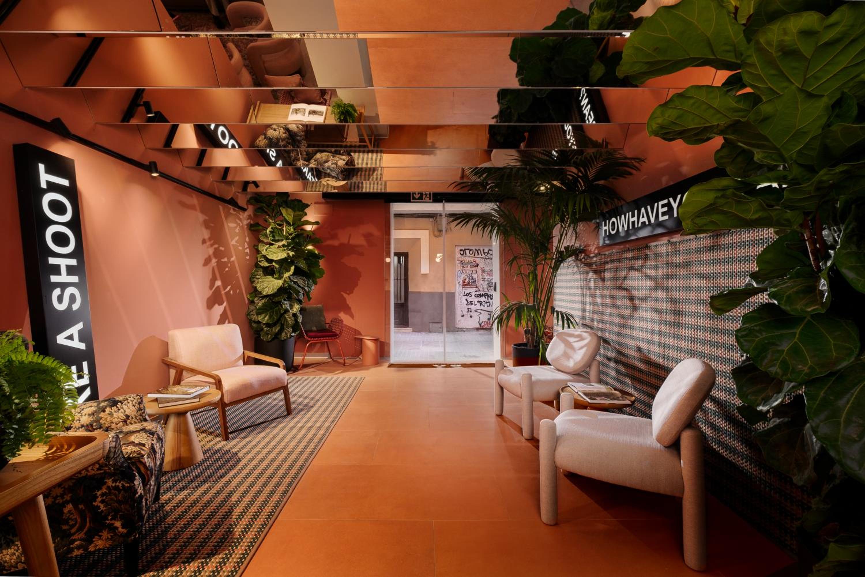 Coeo Hernan Ruiz Rooftop Pool Hostel