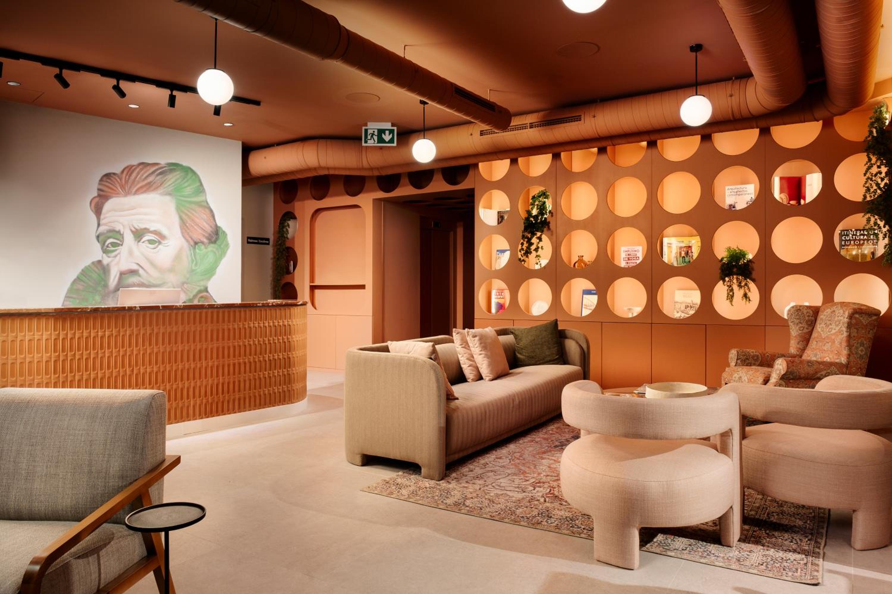 Coeo Hernan Ruiz Rooftop Pool Hostel