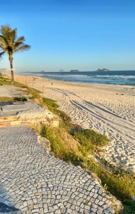 Apto pertinho do mar Posto 6