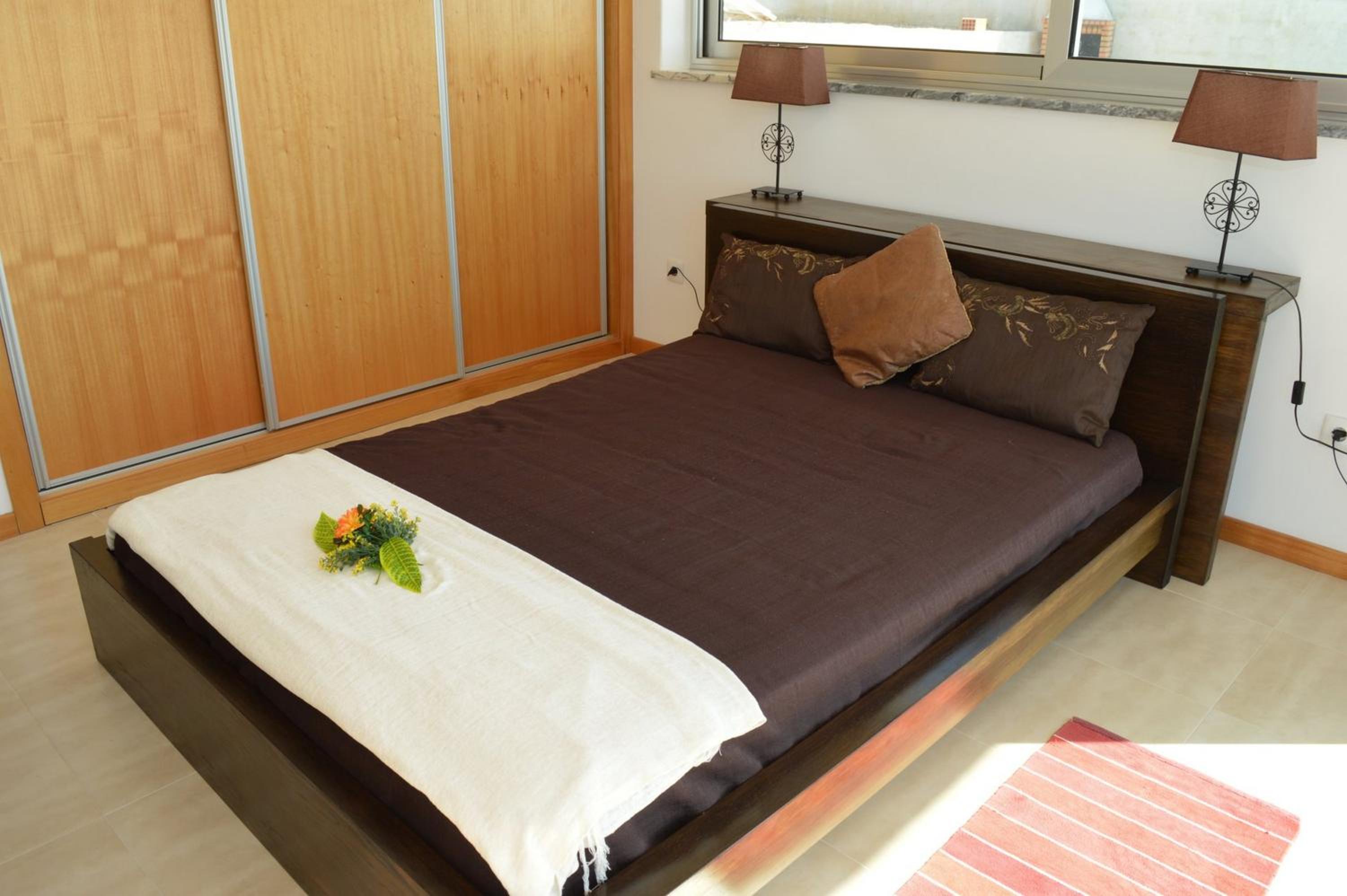 Prestigious location overlooking the stunning beach in Foz do Arelho view 5