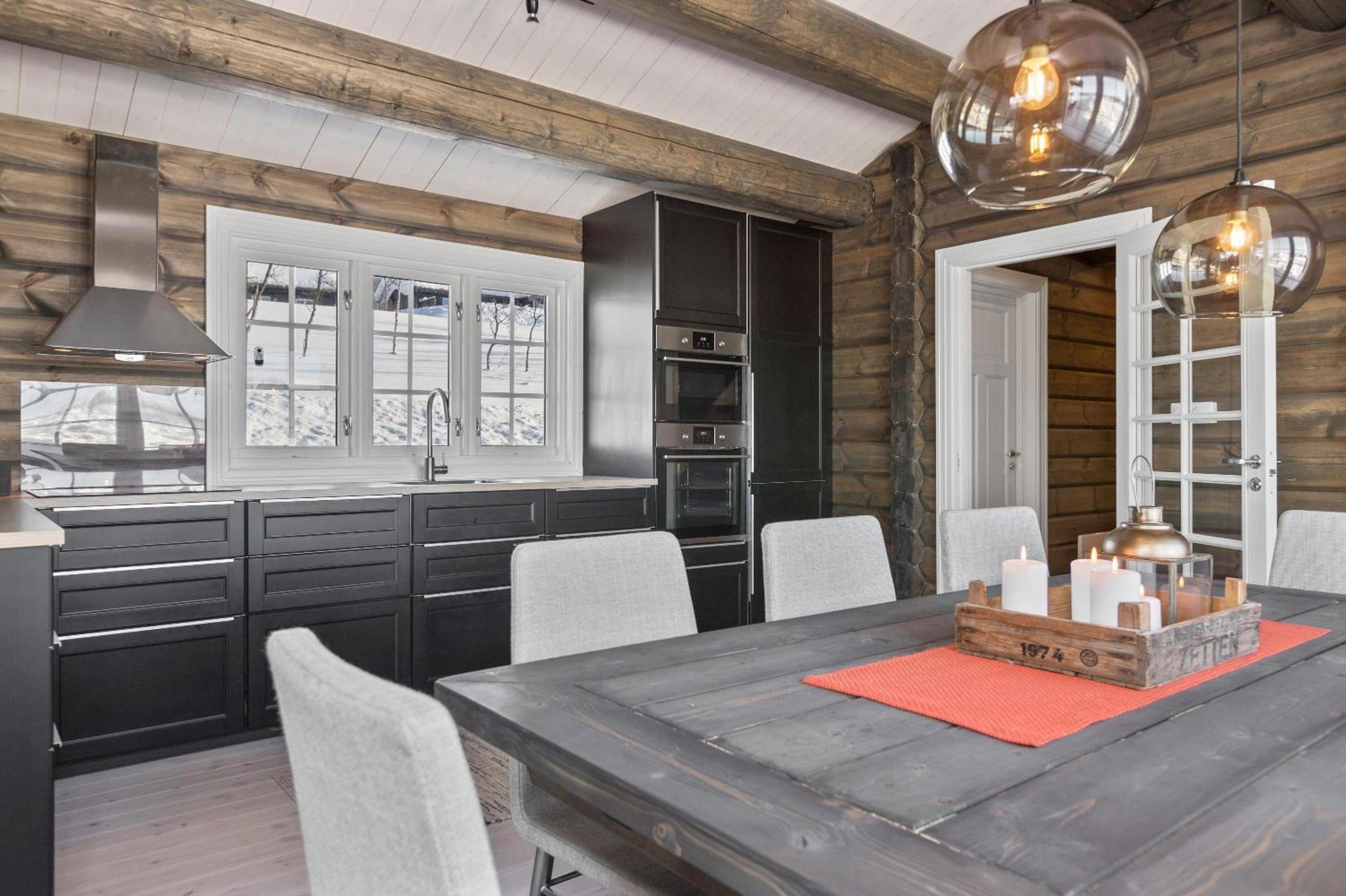New Timber Lodge with Stunning Views & Comfort view 4