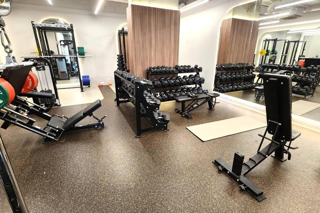 Resort-style Exec 1 Bed with study in Port Melbourne