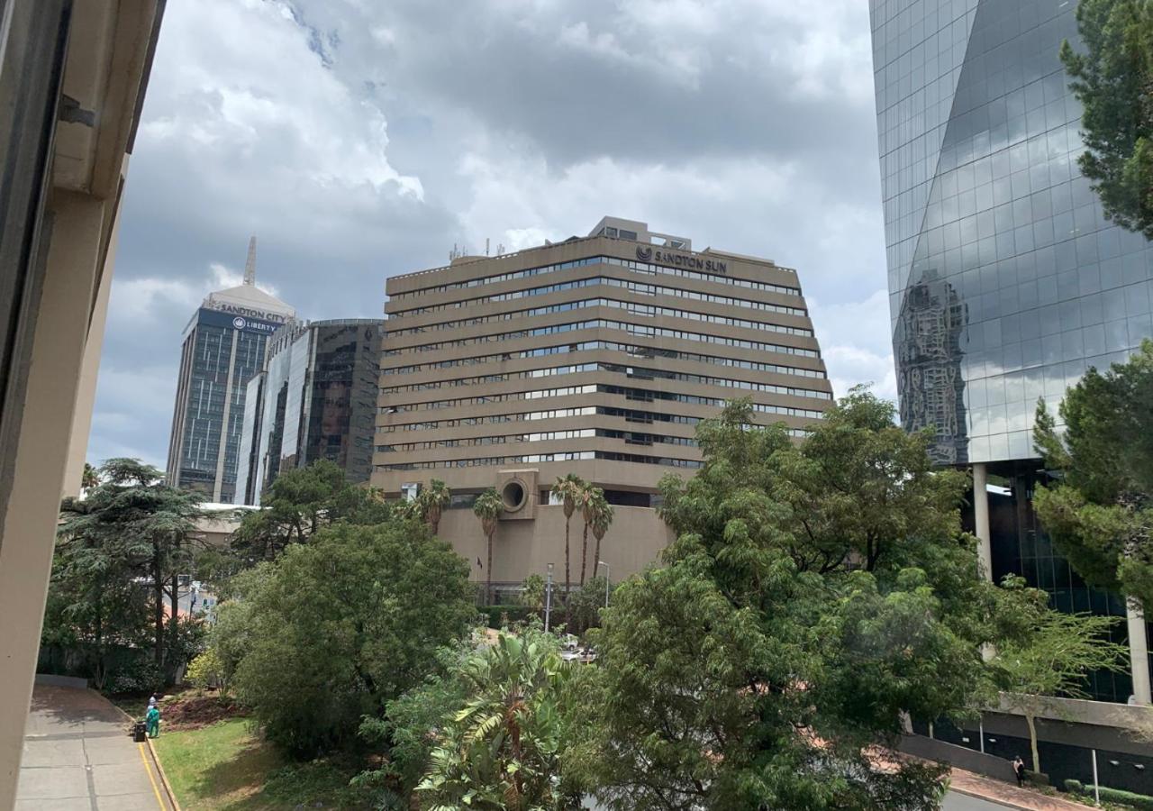 3-Bedroom Sandton Retreat at 7 Alice Lane
