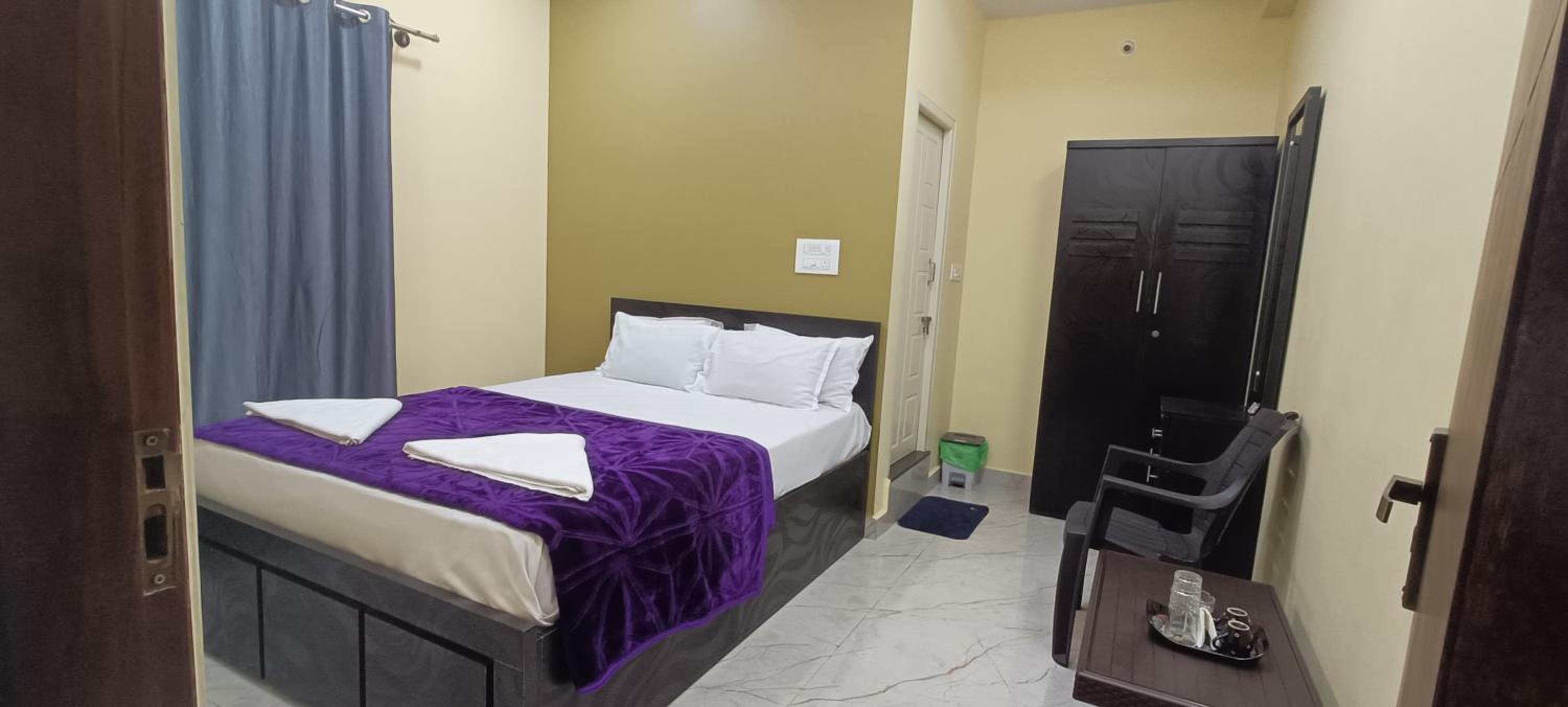 Hotel Aditi Comforts