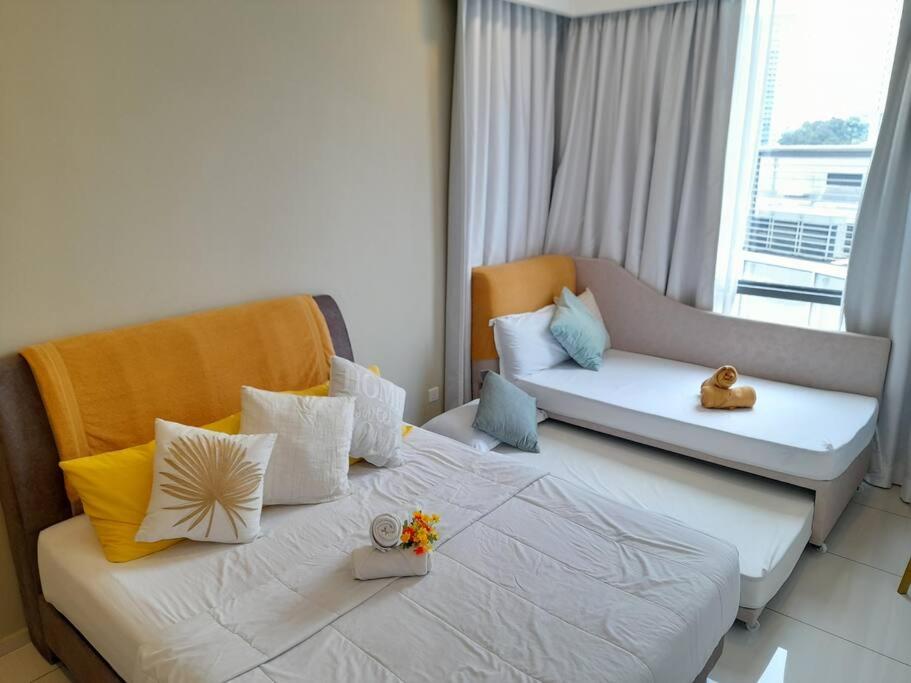 Cozy Idaman Robertson Suite Balcony