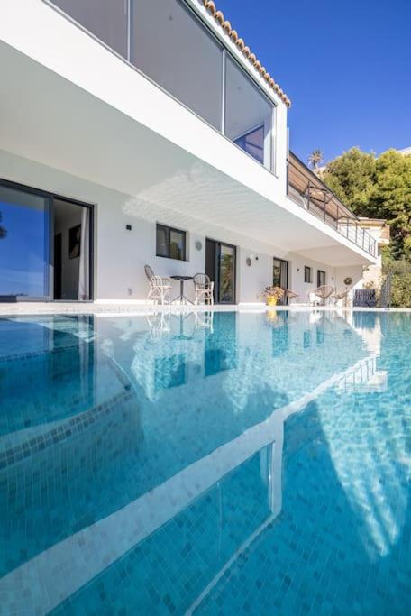 Contemporary Paradise with Stunning Sea Views