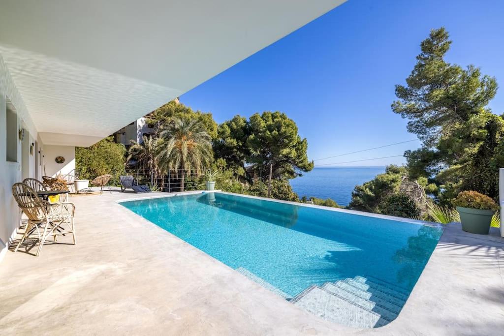 Contemporary Paradise with Stunning Sea Views