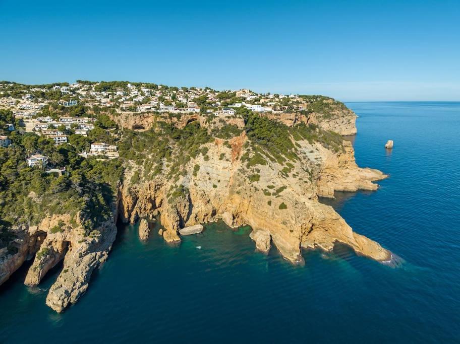 Contemporary Paradise with Stunning Sea Views