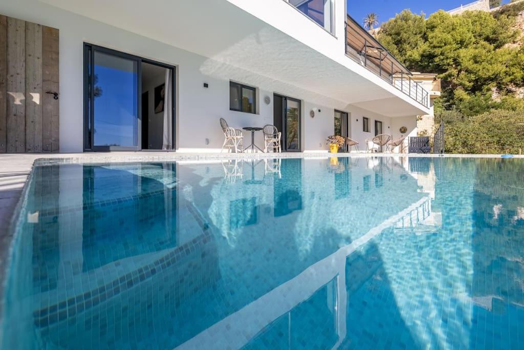 Contemporary Paradise with Stunning Sea Views
