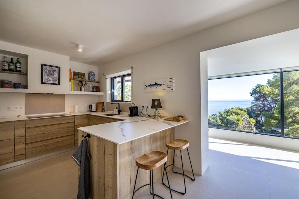 Contemporary Paradise with Stunning Sea Views