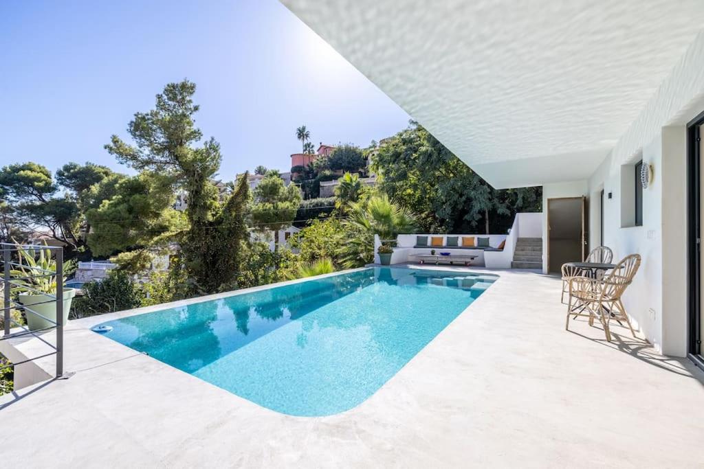 Contemporary Paradise with Stunning Sea Views