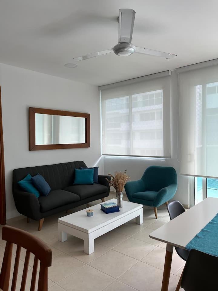moderno apartamento con salida al mar