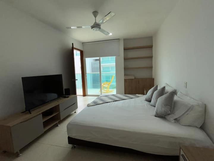 moderno apartamento con salida al mar