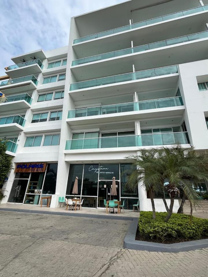 moderno apartamento con salida al mar