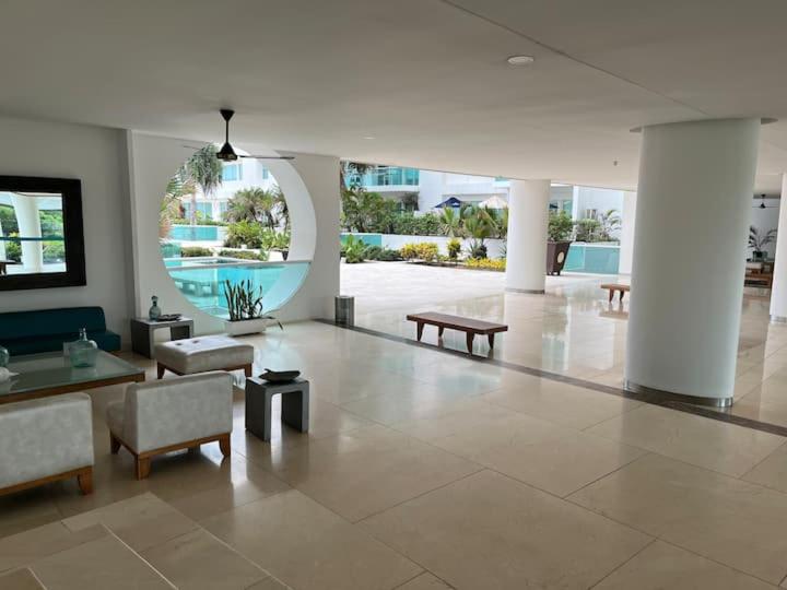 moderno apartamento con salida al mar