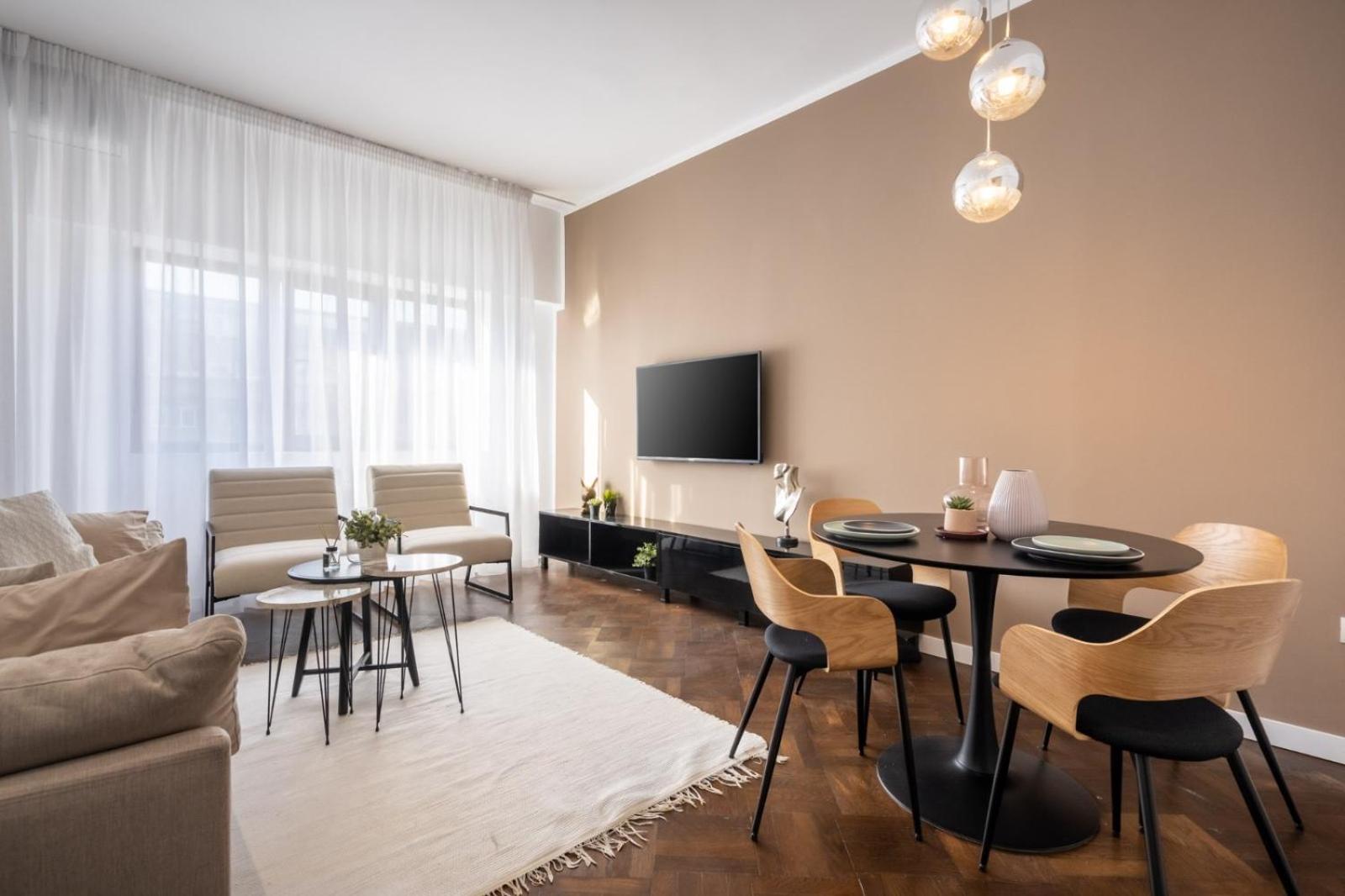 Elegant Two Bedrooms Apartment