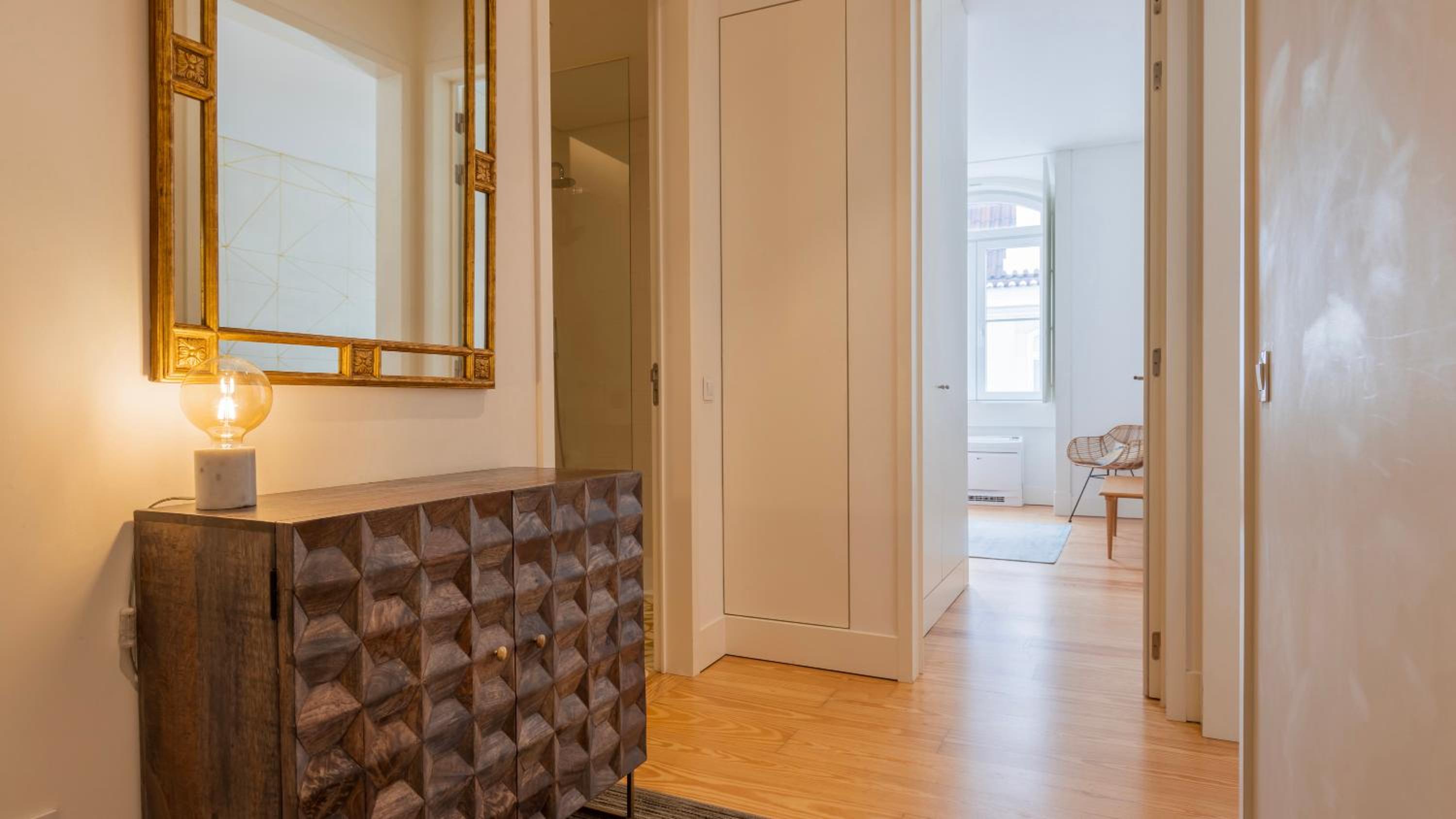 Downtown Sleek Apartment by LovelyStay view 5