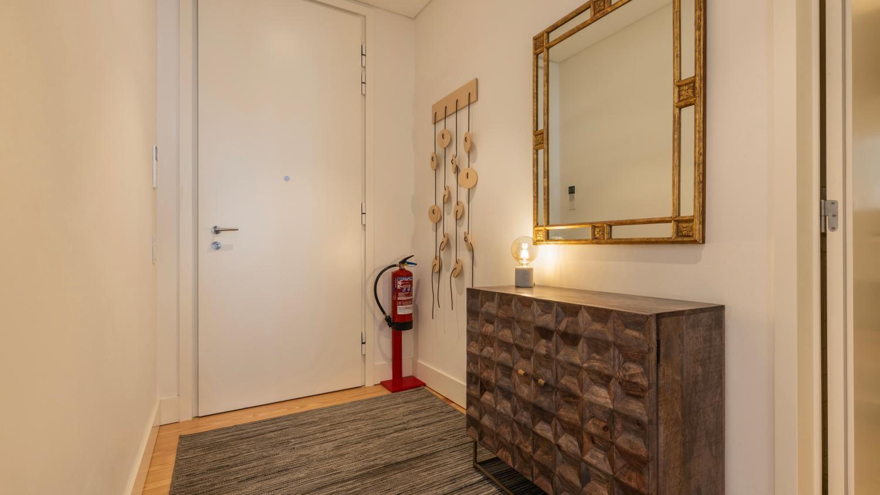 Downtown Sleek Apartment by LovelyStay view 4