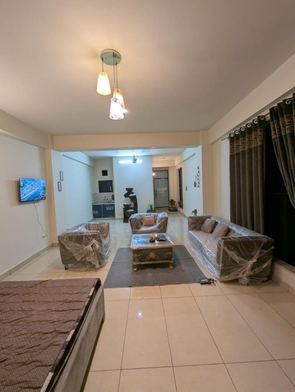 Furnished Apartment in Gulberg Greens Islamabad view 2