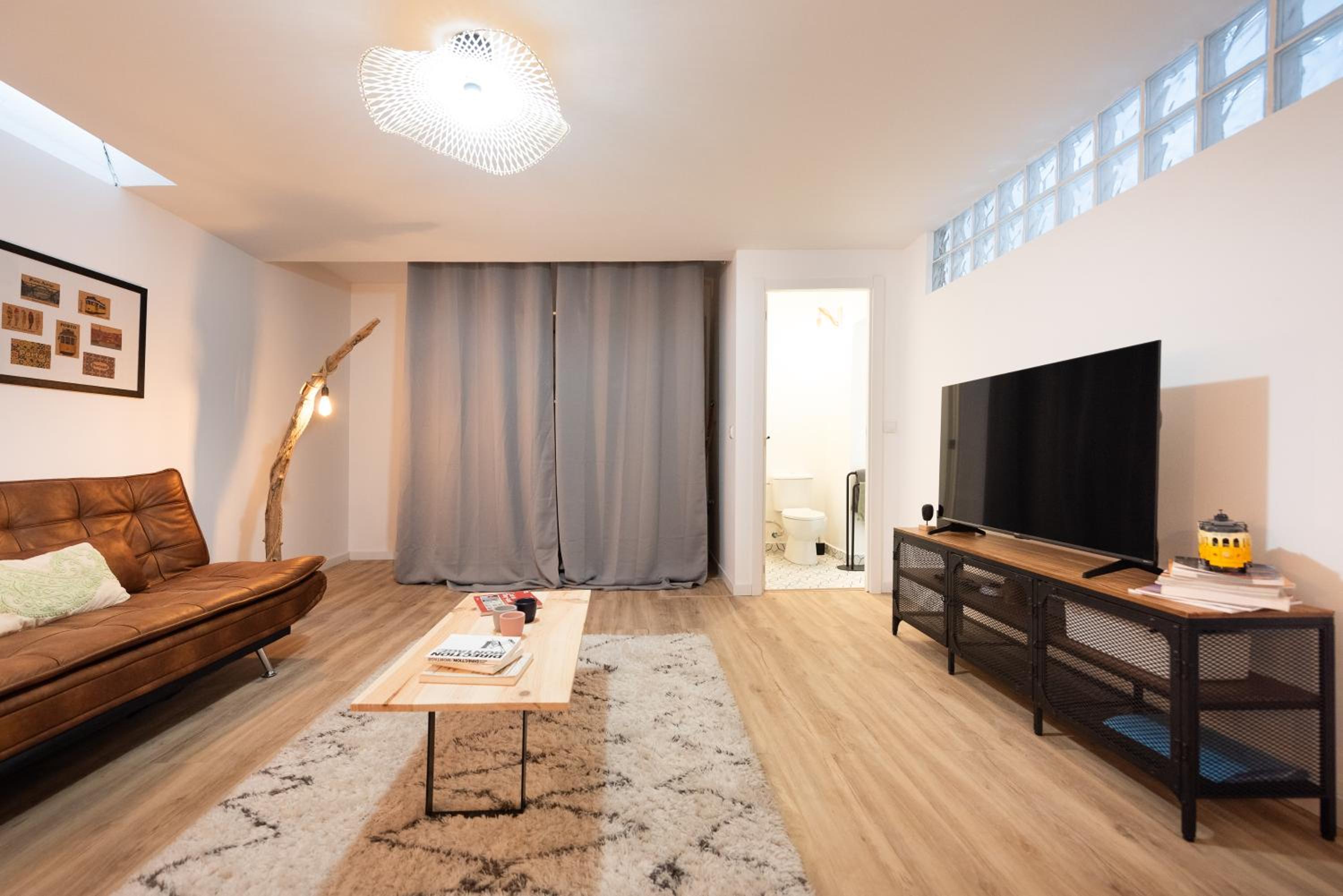 L'Atelier - Warm Porto Loft view 4