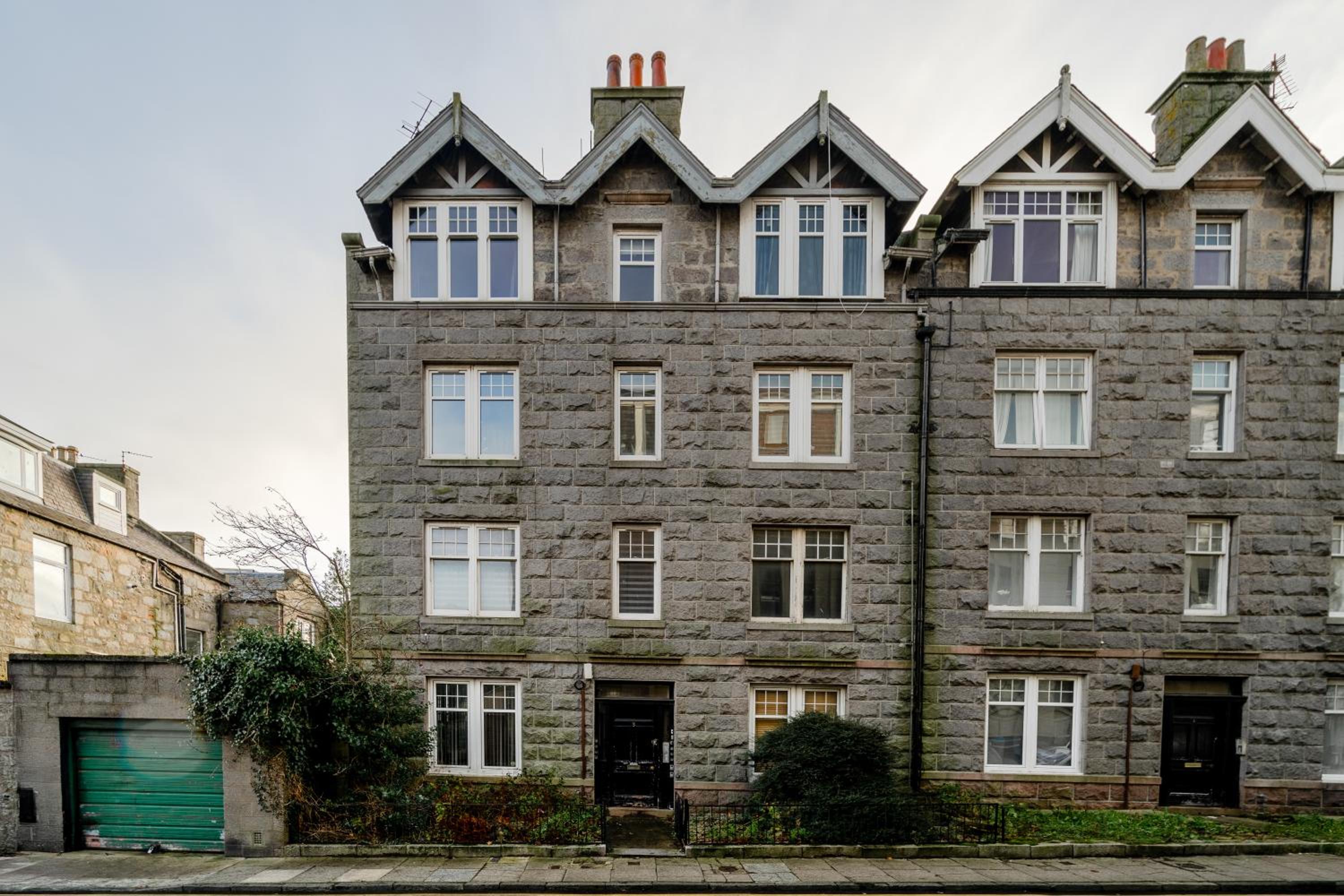 1 Bed Flat - City Centre - by Holiday Homes