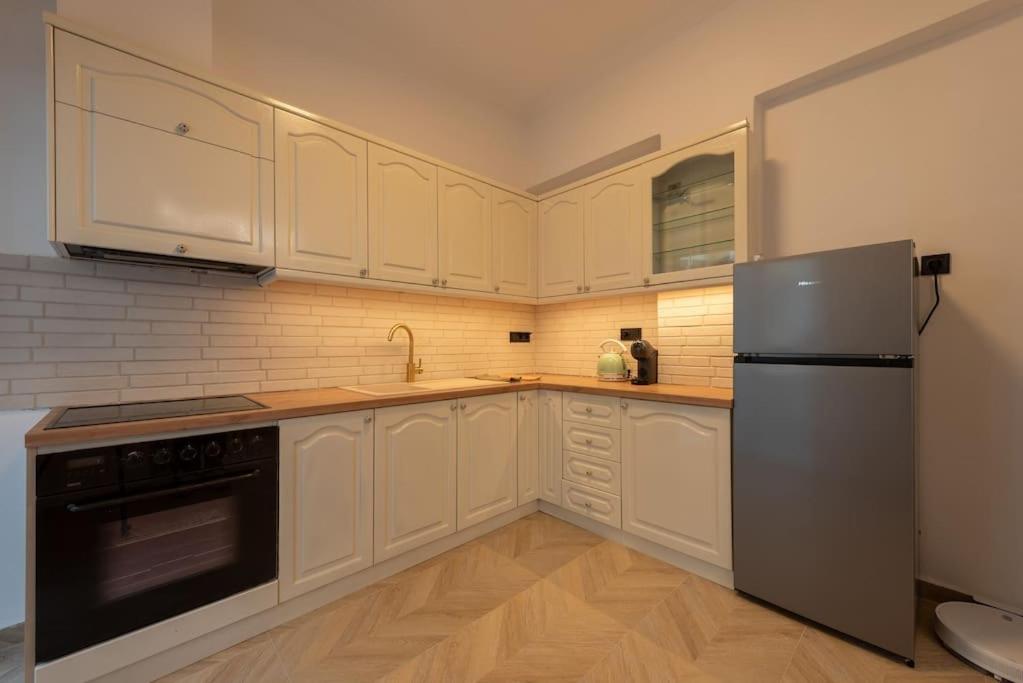 Iris Luxury Apartment photo 4