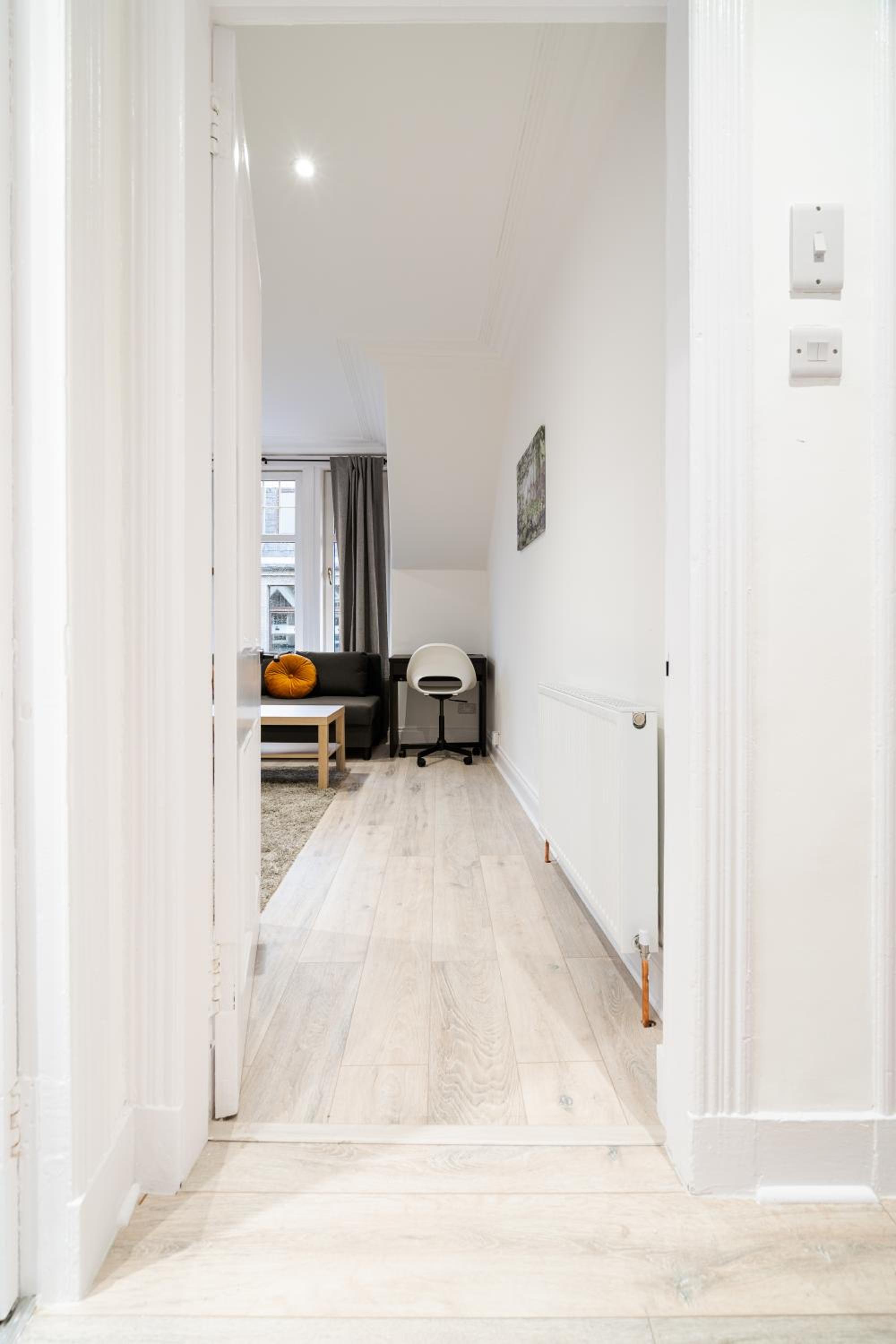 1 Bed Flat - City Centre - by Holiday Homes