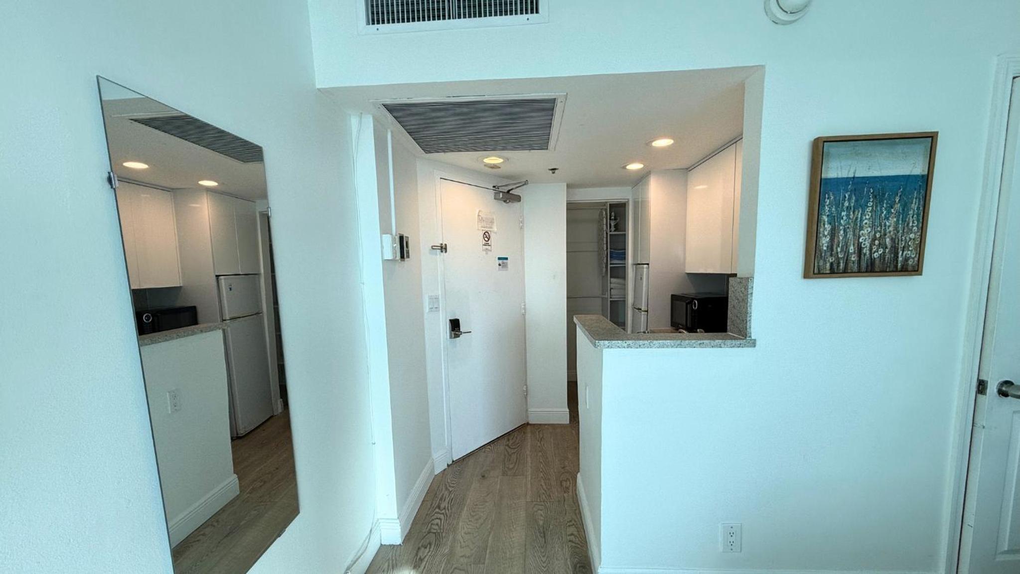 SeaStays-Miami Beach Apartments